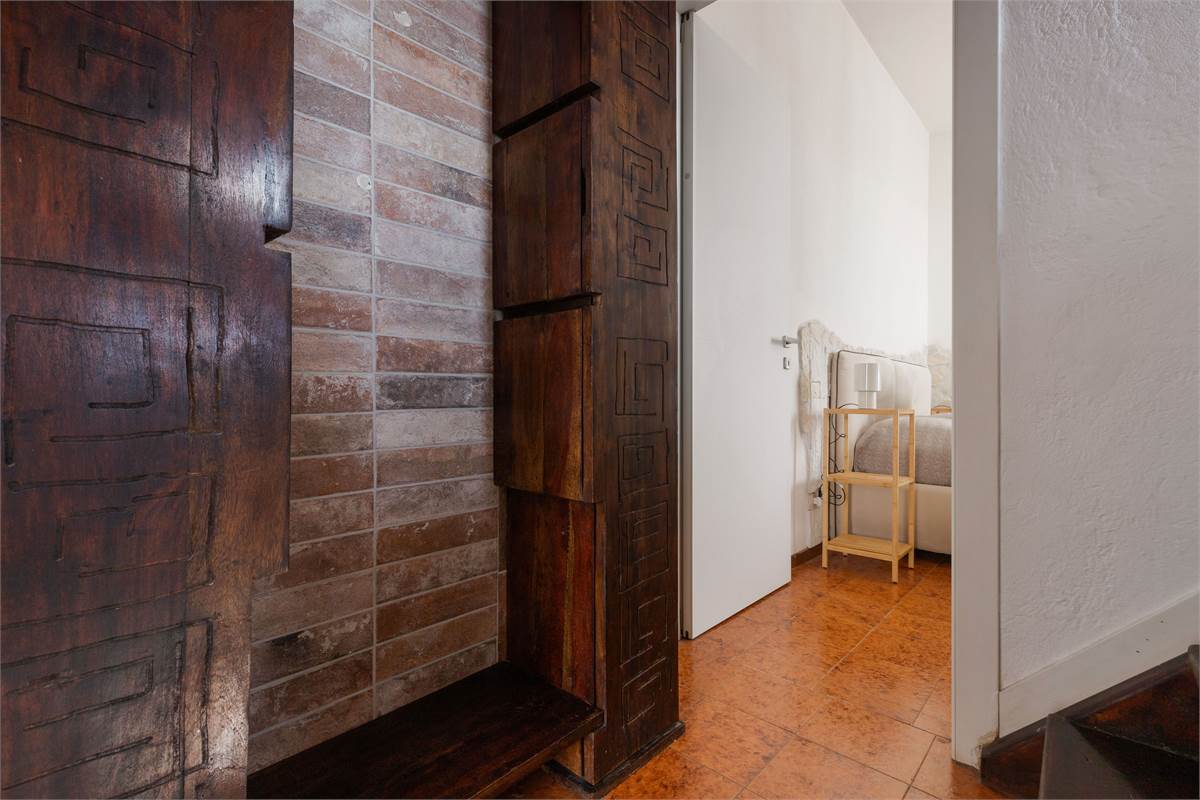 PORZIONE DI CASA CON GIARDINO