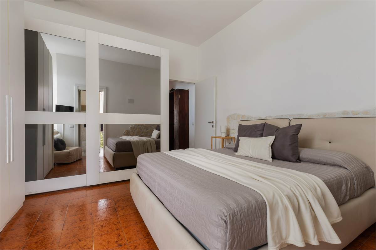 PORZIONE DI CASA CON GIARDINO