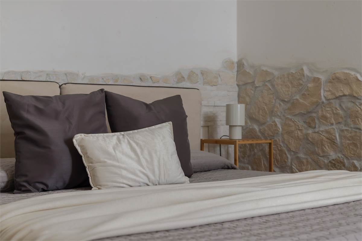 PORZIONE DI CASA CON GIARDINO