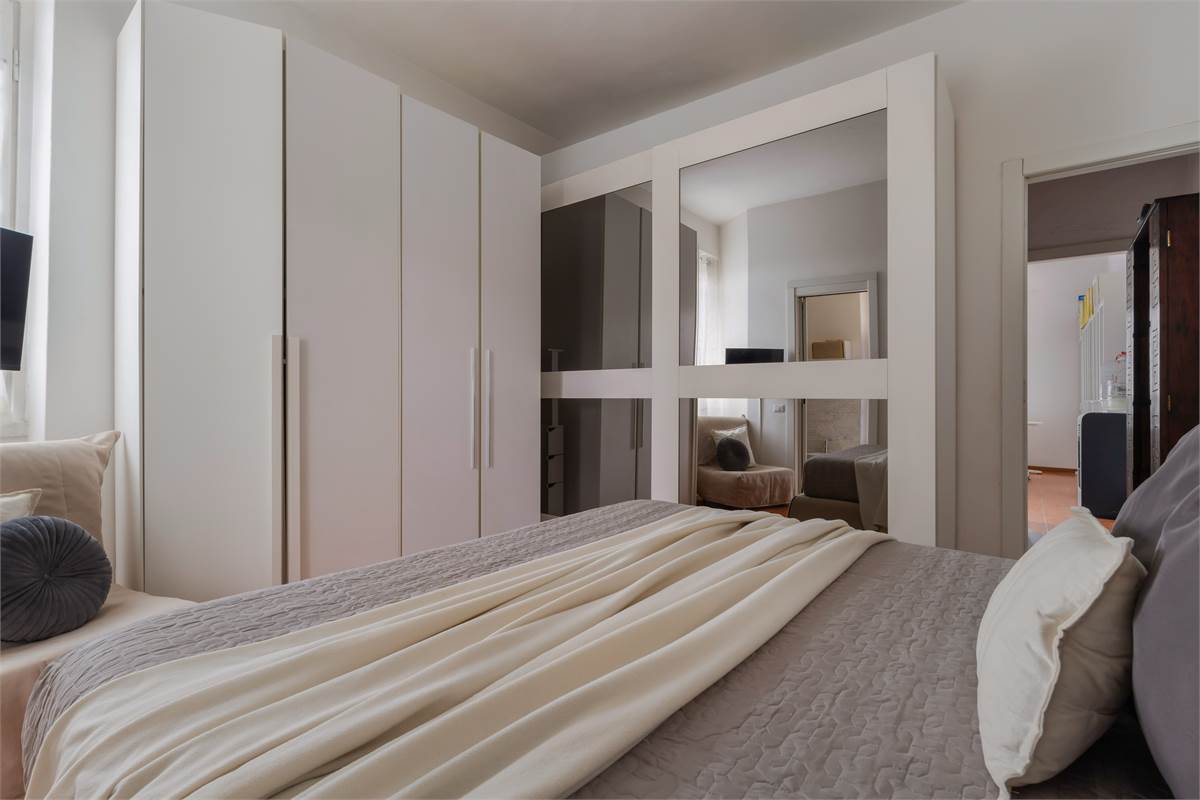 PORZIONE DI CASA CON GIARDINO