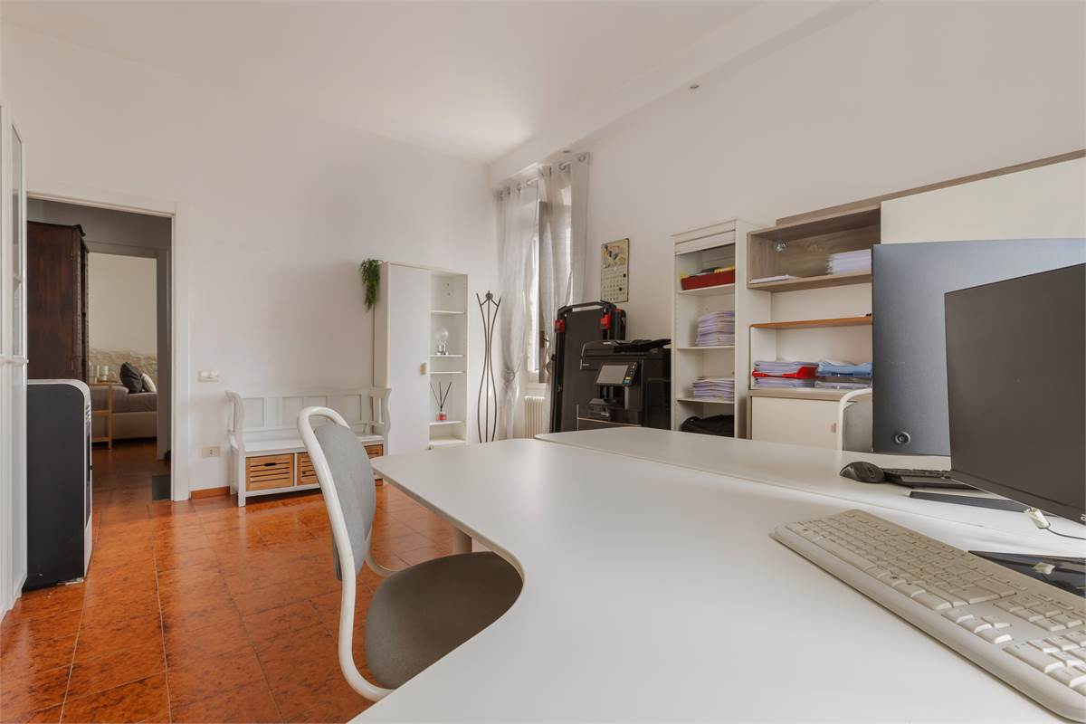 PORZIONE DI CASA CON GIARDINO