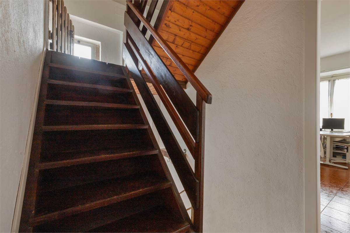 PORZIONE DI CASA CON GIARDINO