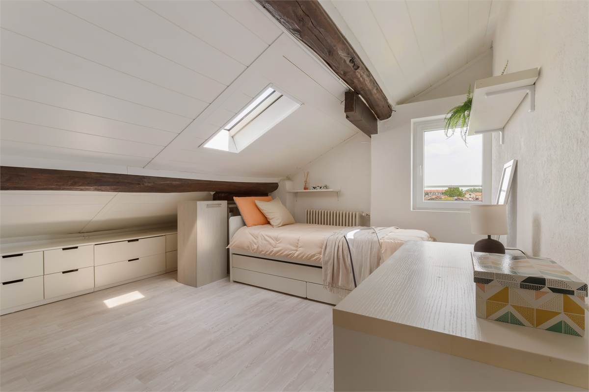 PORZIONE DI CASA CON GIARDINO