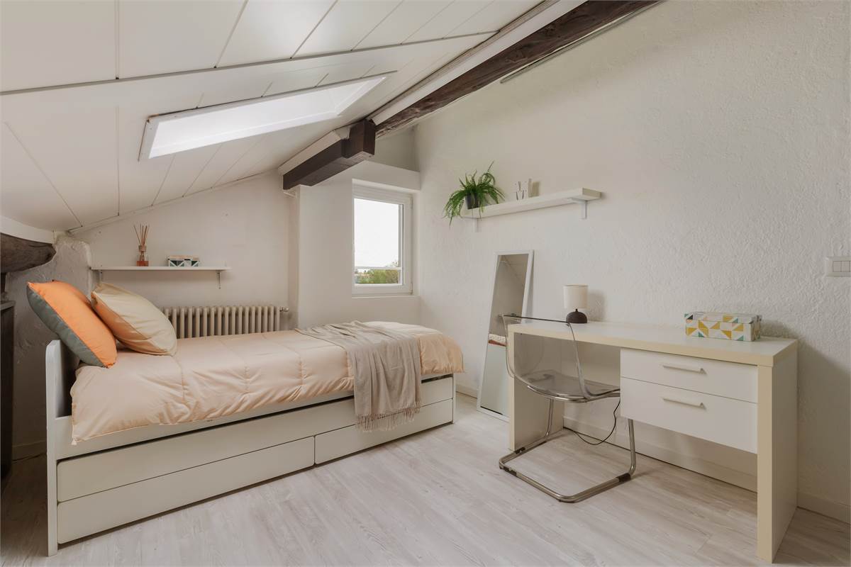 PORZIONE DI CASA CON GIARDINO