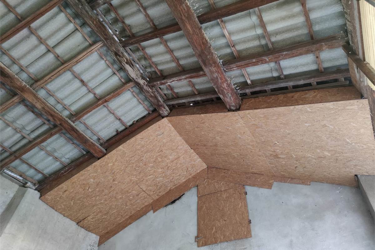 APPARTAMENTO DA RISTRUTTURARE  IN CORTE 