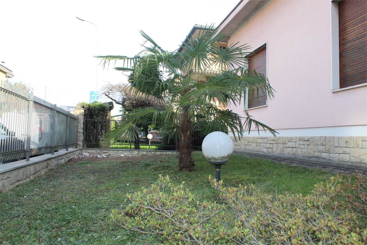 esterno14