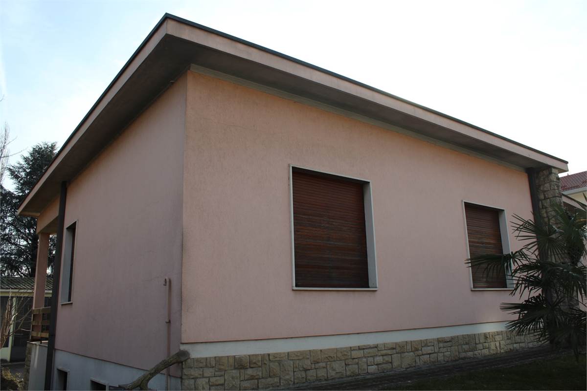 esterno 16