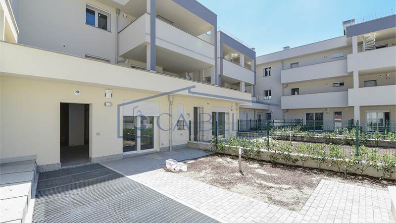 TRILOCALE CON GIARDINO