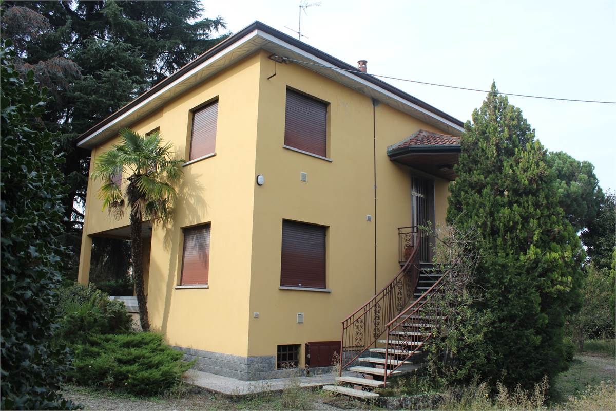 Appartamento in villa con giardino privato