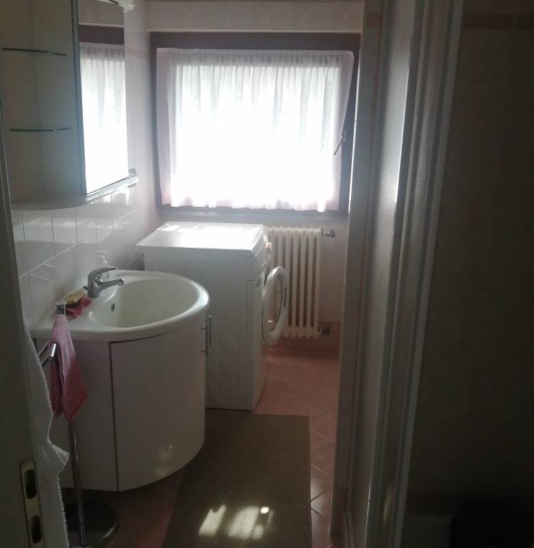 CANTU' affitto MONOLOCALE ARREDATO