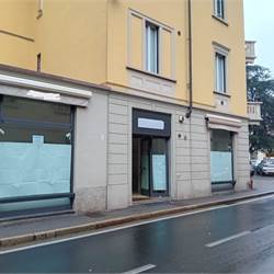 CANTU' zona centrale, affittiamo NEGOZIO