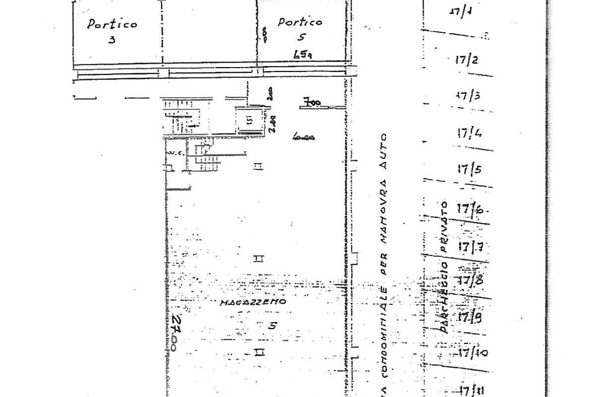 CANTU', zona centrale, vendiamo MAGAZZINO