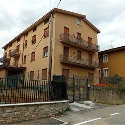 CANTU' vendo CASA SINGOLA divisa in appartamenti