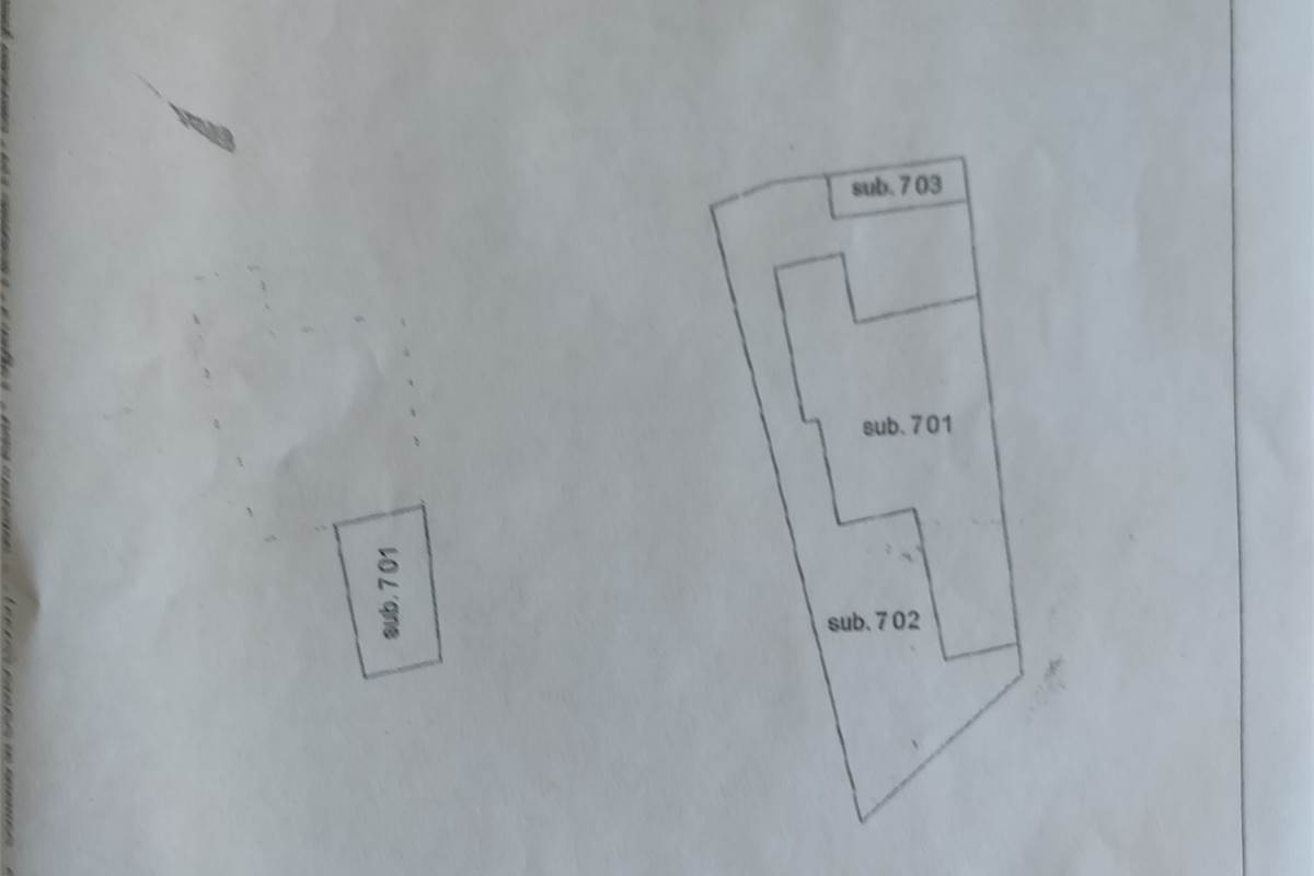 Como TERRENO EDIFICABILE o commerciale