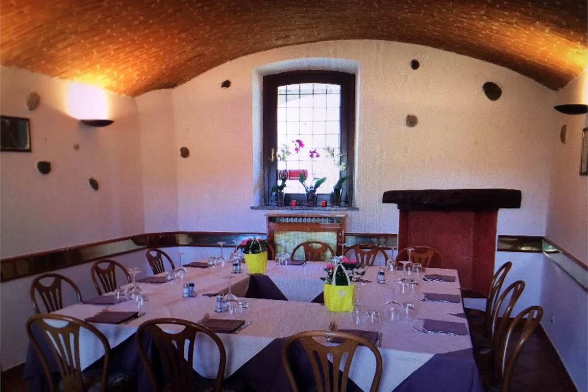 FINO MORNASCO affitto RISTORANTE con Enoteca