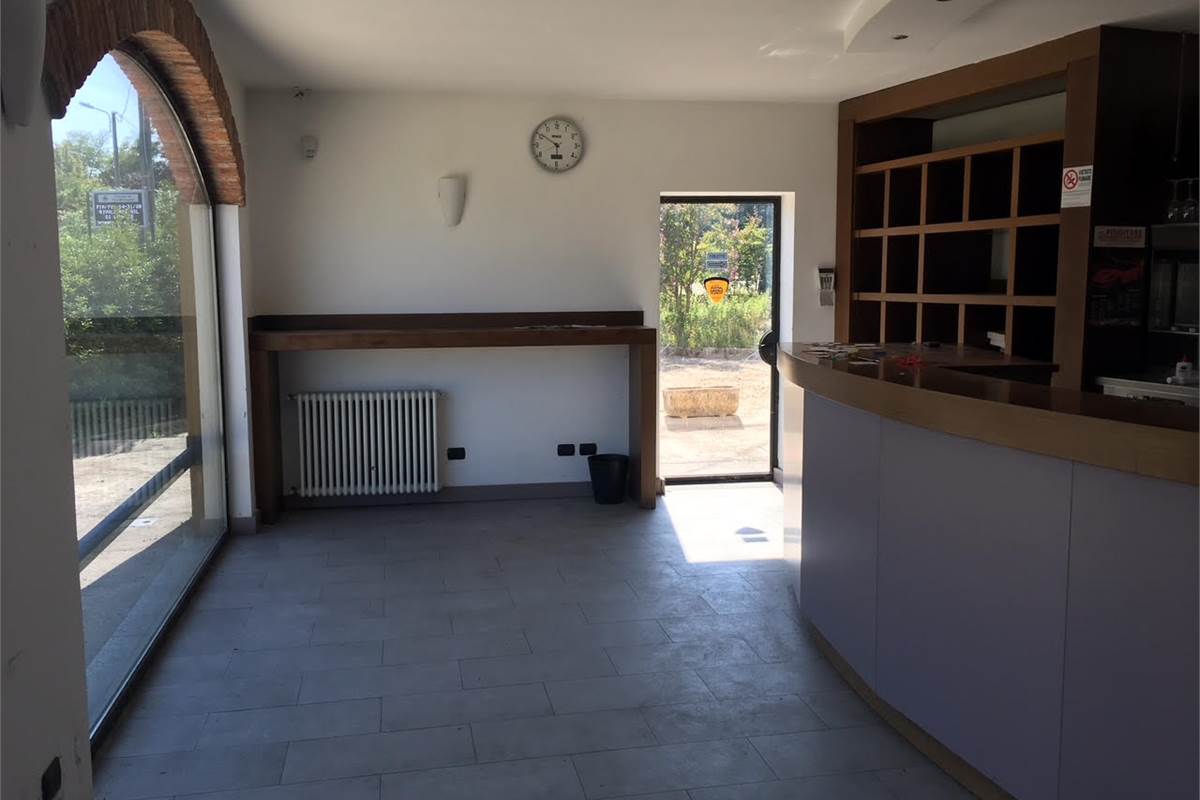FINO MORNASCO affitto RISTORANTE con Enoteca