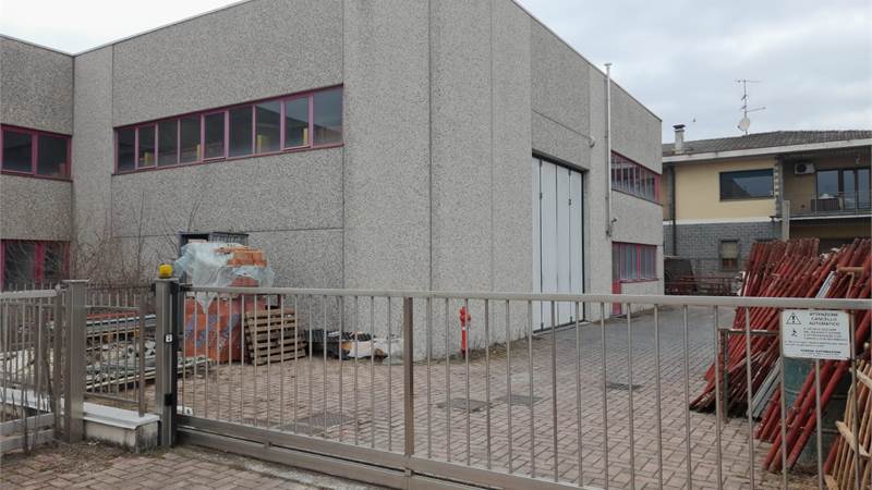 MALNATE località Gurone, CAPANNONE di 400 Mq