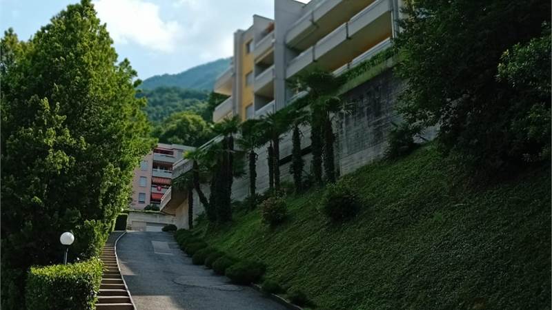 BISSONE vendiamo BILOCALE vista lago