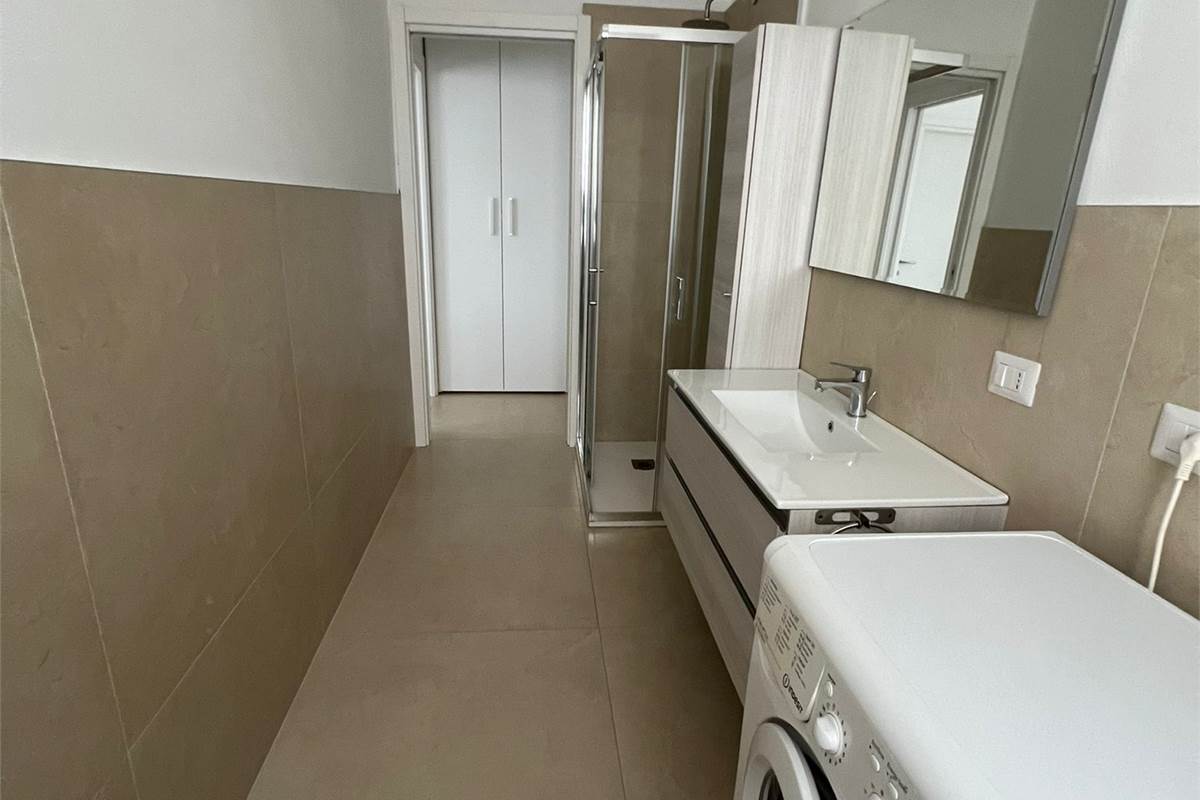 GIUSSANO affittiamo nuovo MONOLOCALE in villa