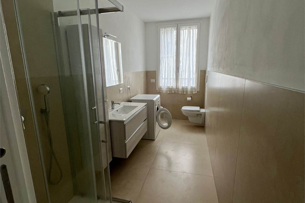 GIUSSANO affittiamo nuovo MONOLOCALE in villa