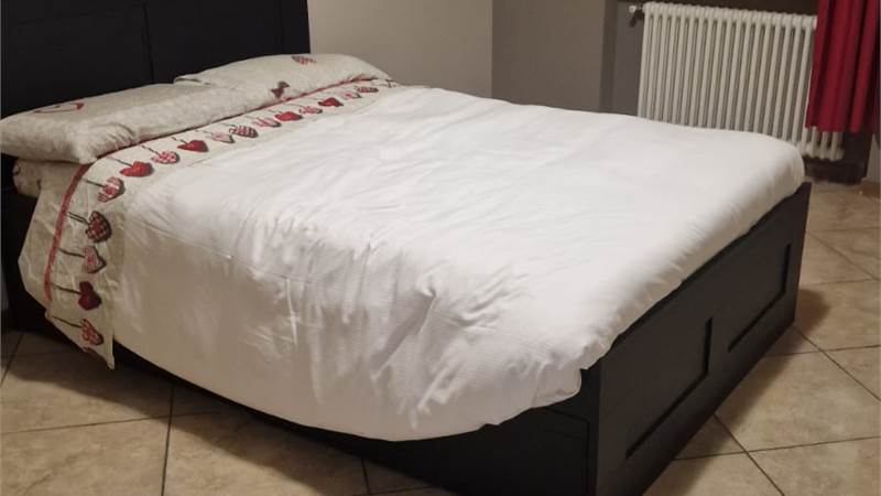 COMO affittiamo BILOCALE arredato al piano terra