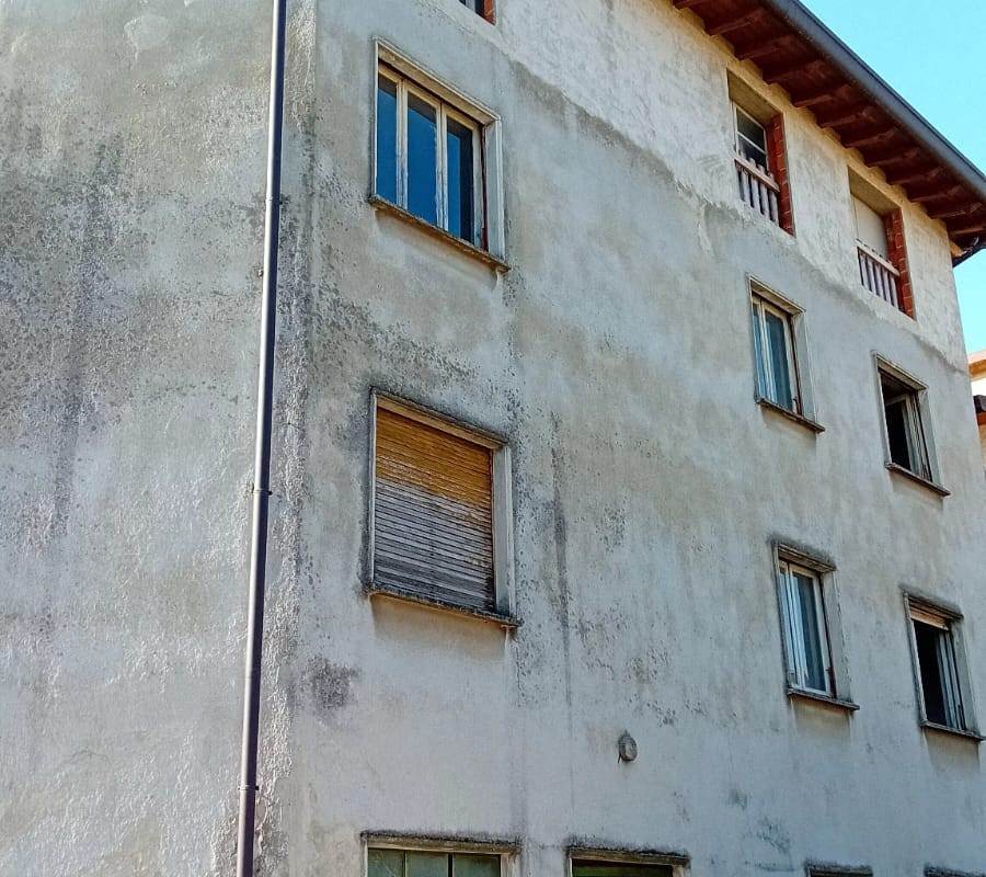 CANTU' vendo STABILE cielo/terra da ristrutturare