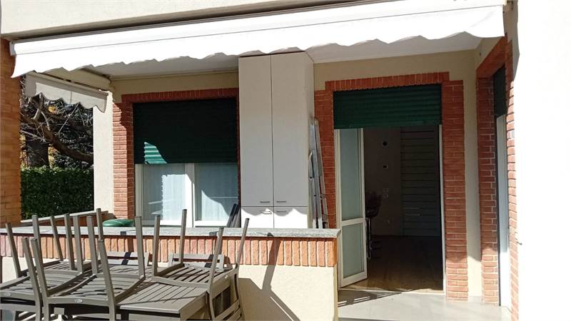 CARIMATE affitto TRILOCALE arredato con giardino