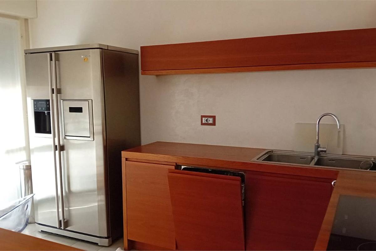 CARIMATE affitto TRILOCALE arredato con giardino