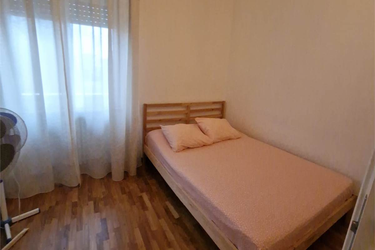 CANTU' Viale Madonna vendiamo TRILOCALE con box