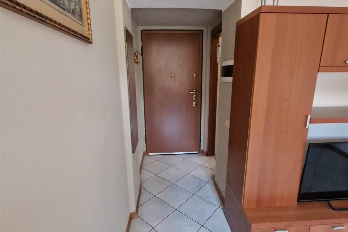 COMO TAVERNOLA affitto BILOCALE arredato