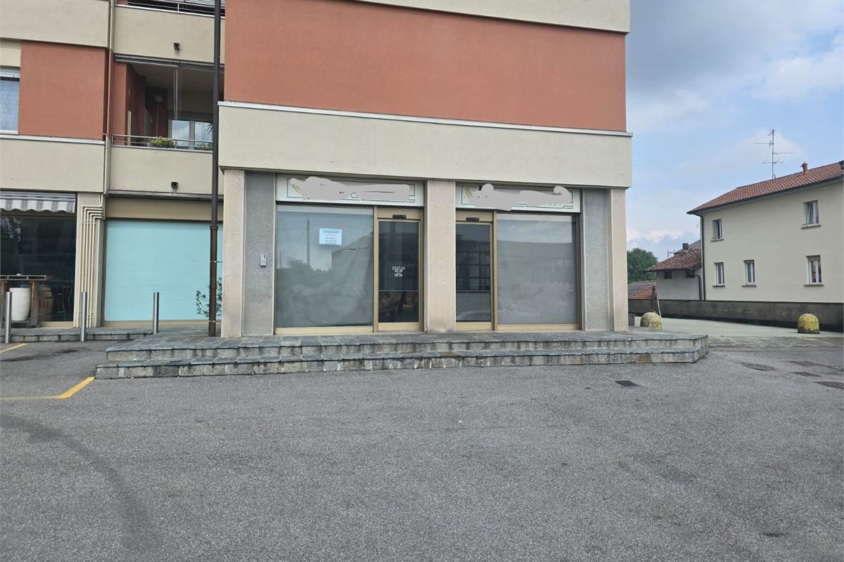 CANTU' Mirabello affitto NEGOZIO 