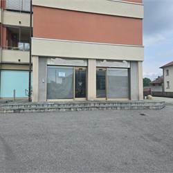 CANTU' Mirabello affitto NEGOZIO 