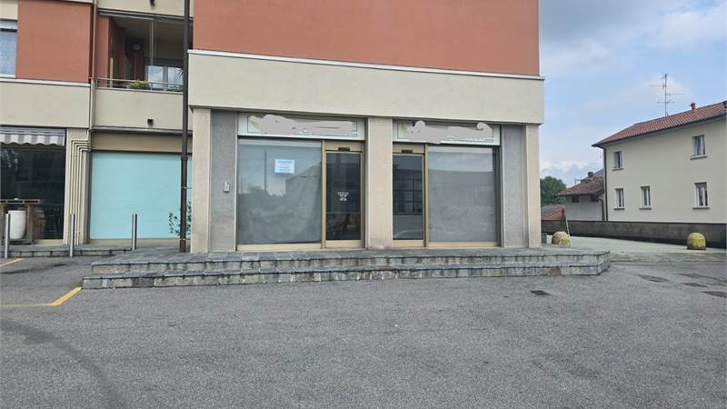CANTU' Mirabello affitto NEGOZIO 