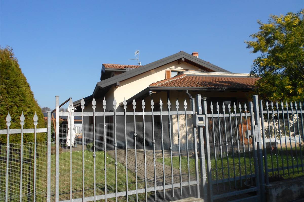 CAZZAGO BRABBIA (VA) VILLA di prestigio