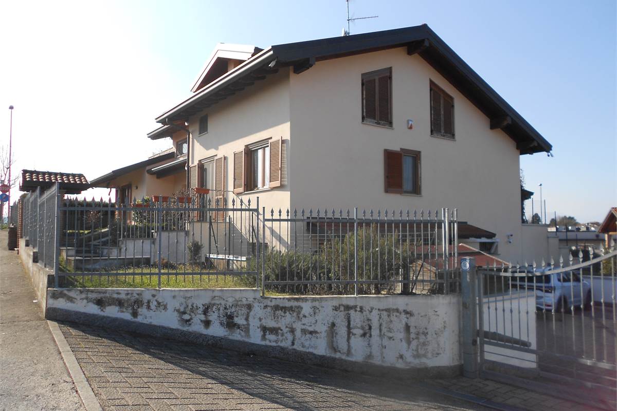 CAZZAGO BRABBIA (VA) VILLA di prestigio