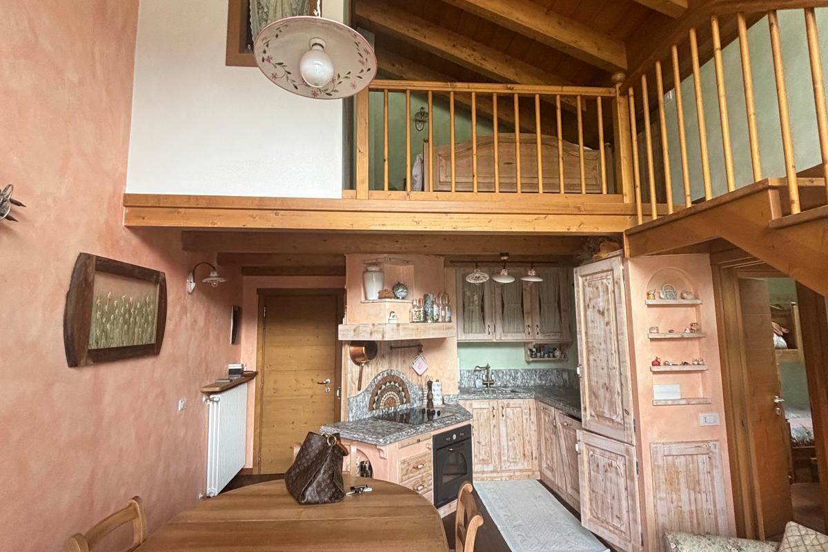 BORMIO affittiamo QUADRILOCALE con box