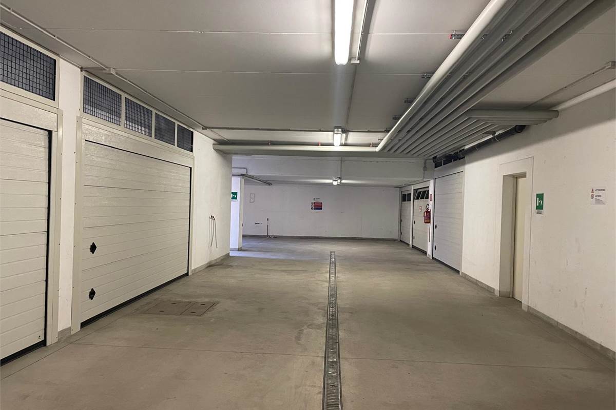 BORMIO affittiamo QUADRILOCALE con box