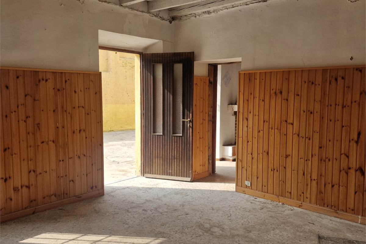 FIGINO S.ZA centro vendo CASA con giardino