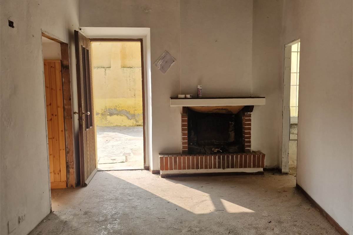 FIGINO S.ZA centro vendo CASA con giardino