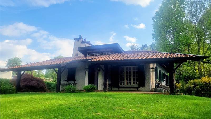 CANTU' vendo VILLA arredata con giardino privato
