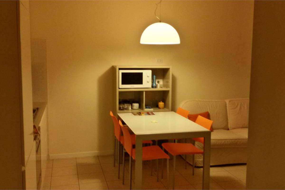 CARIMATE affitto BILOCALE con mansarda, box e cantina