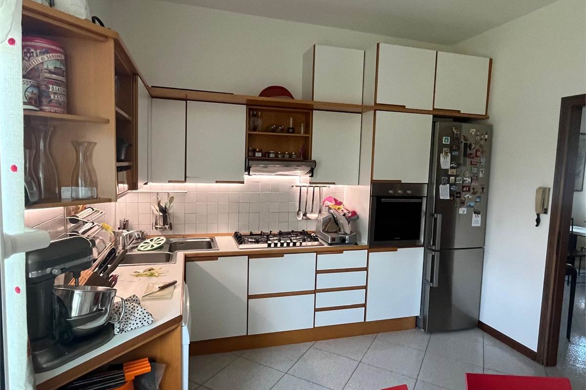 CANTU' vic centro affitto TRILOCALE arredato con taverna
