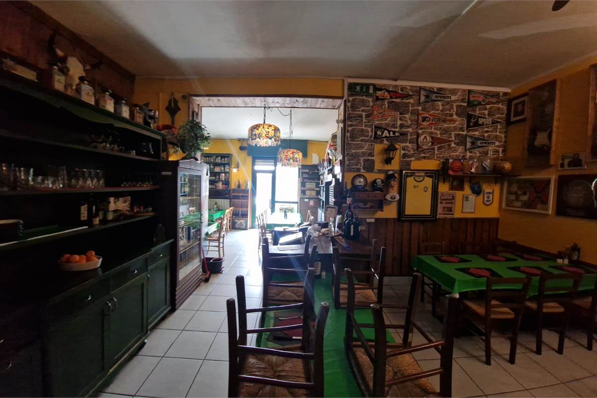 SENNA C. vendiamo RISTORANTE con B&B