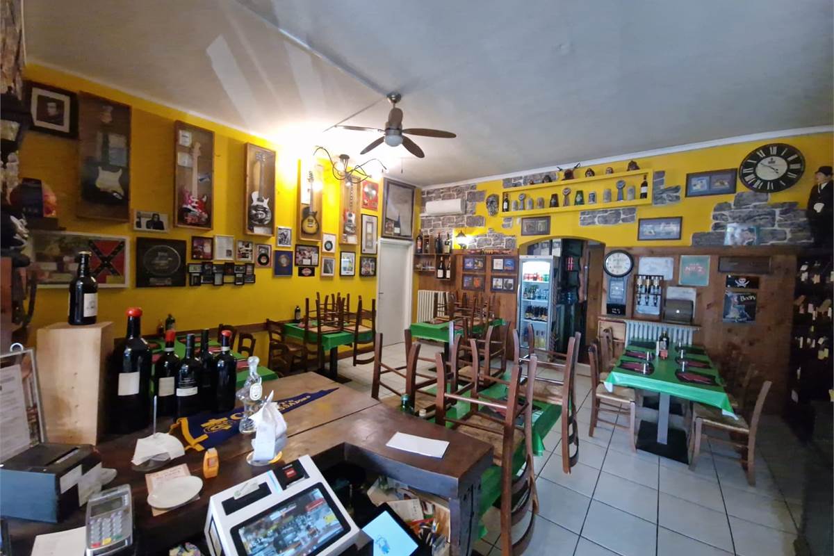 SENNA C. vendiamo RISTORANTE con B&B