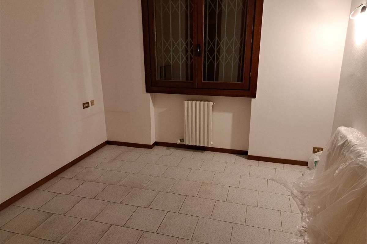 CANTU' Fecchio vendo VILLA con giardino