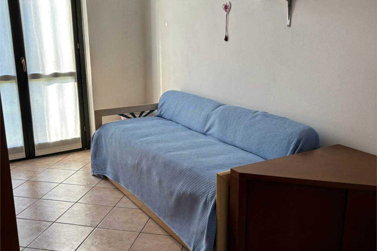 NOVEDRATE vendo VILLA BIFAMILIARE con giardino