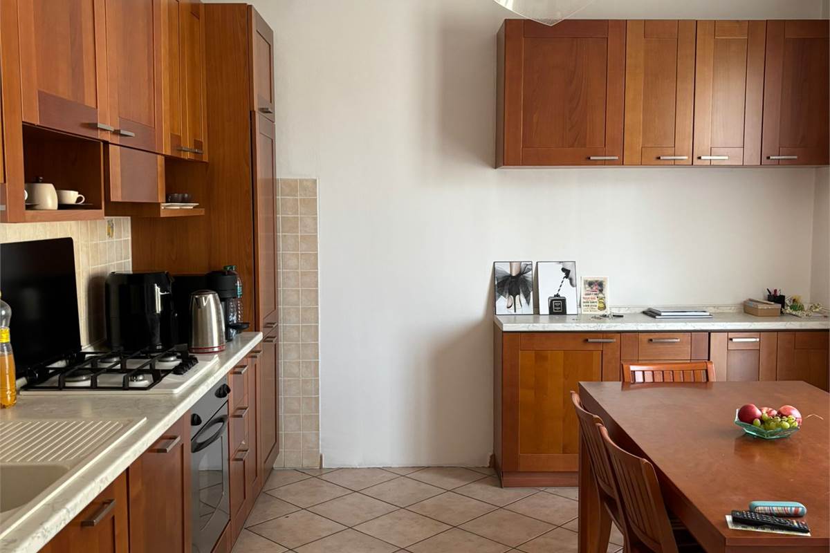 NOVEDRATE vendo VILLA BIFAMILIARE con giardino