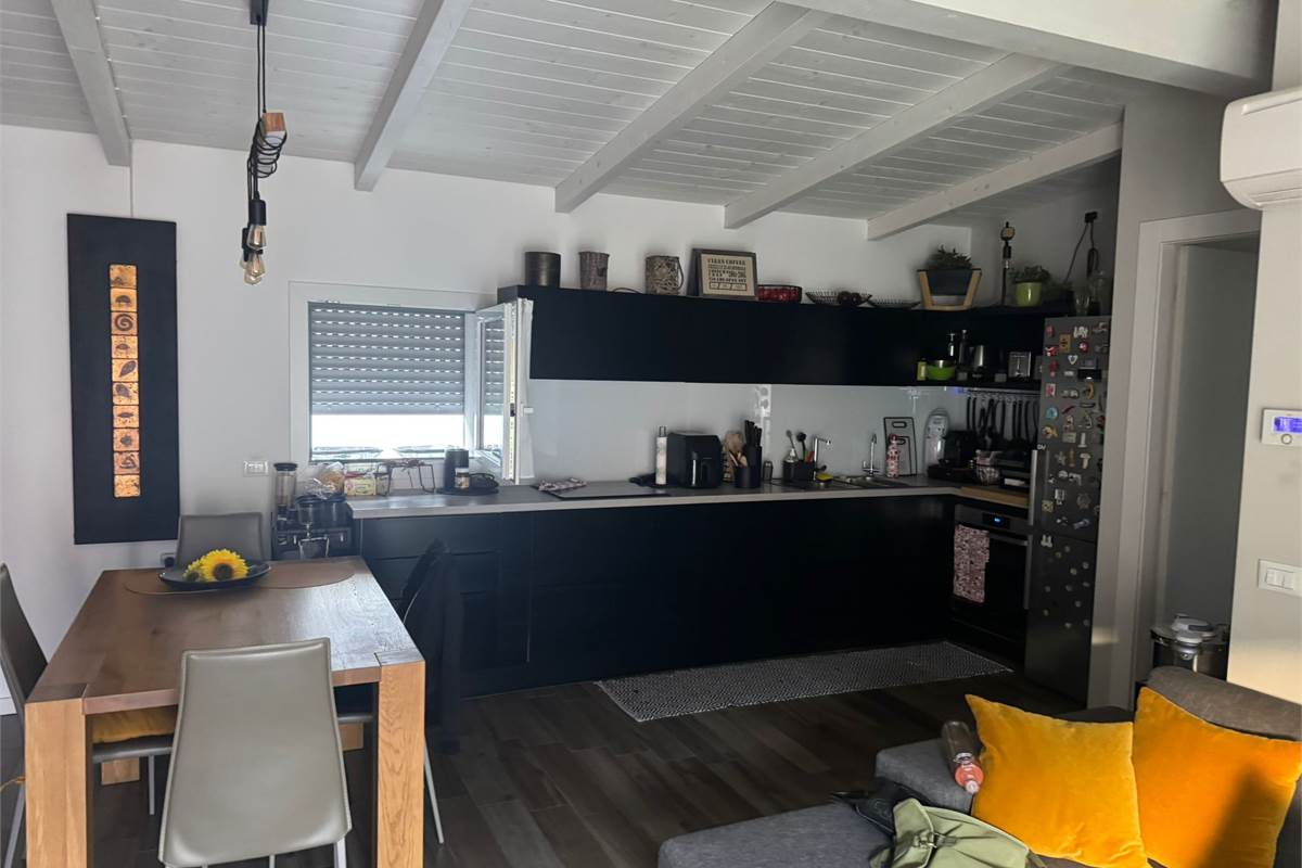 CABIATE affittiamo TRILOCALE arredato