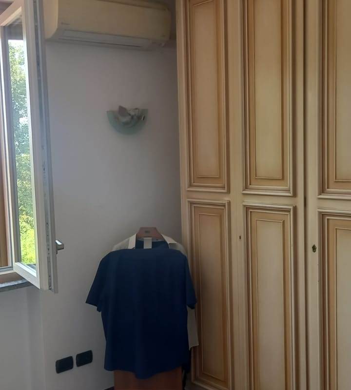 BRENNA vendiamo PORZIONE DI CASA con giardino