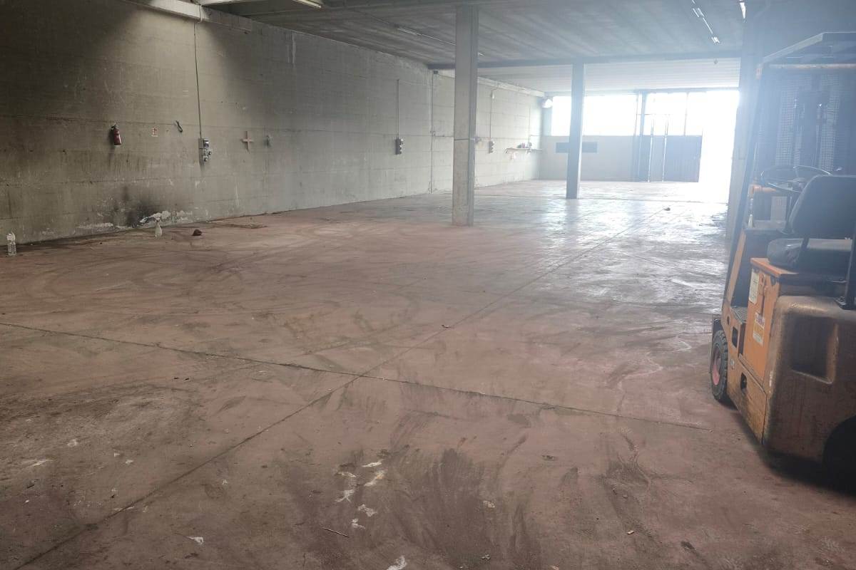 MARIANO C.SE affittiamo MAGAZZINO ad uso deposito con area esterna